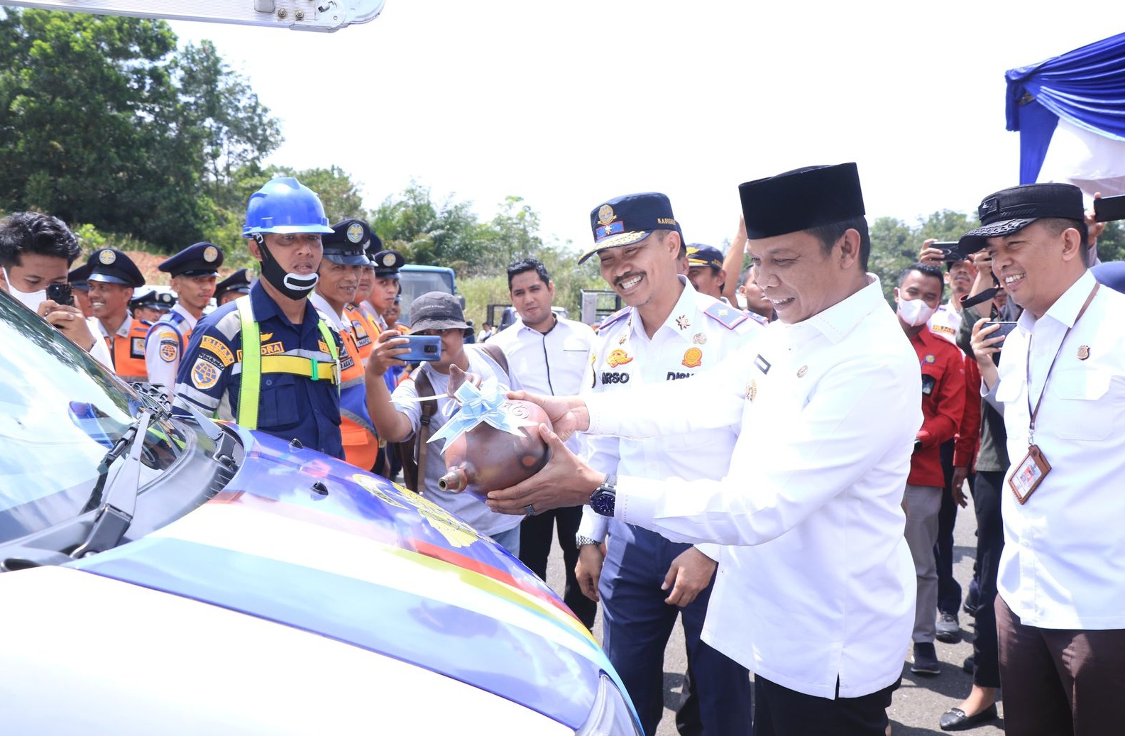 Pj Walikota Pekanbaru Muflihun Launching Mobil Layanan Cepat LPJU dan Bus TMP Gratis Bagi ASN